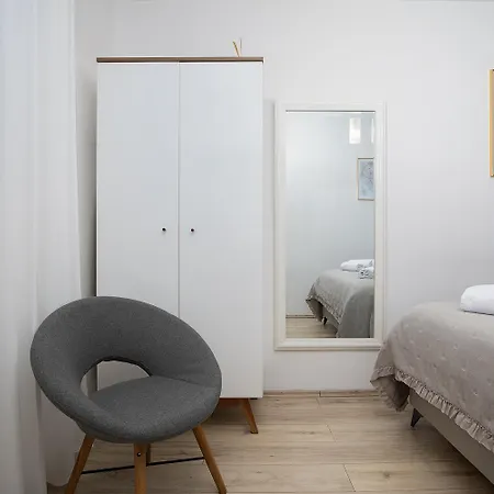Elegant Next To Arena Apartman