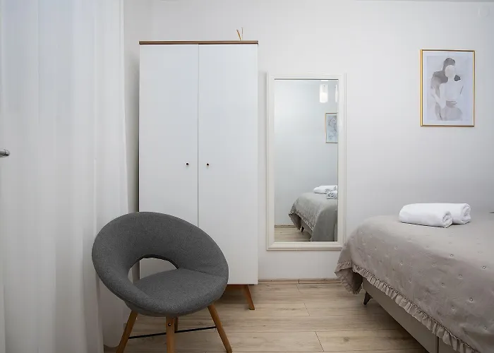Elegant Next To Arena Apartment
