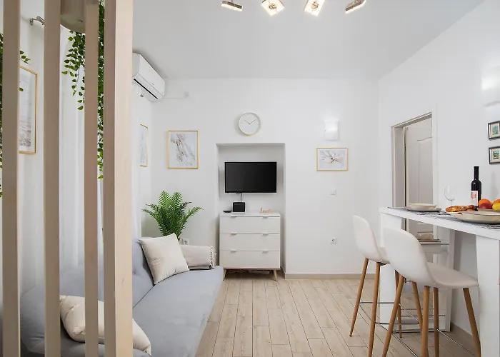 Apartment Elegant Next To Arena *